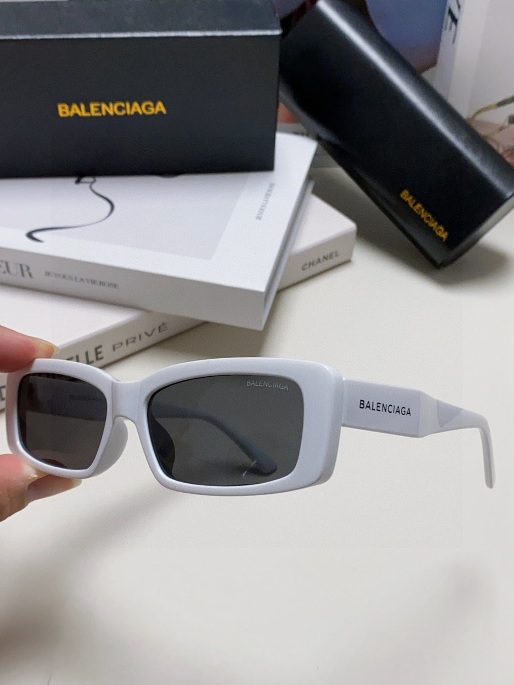 Balenciaga Rectangular Gray Lens Sunglasses for Men & Women - 382921 - detail image 5