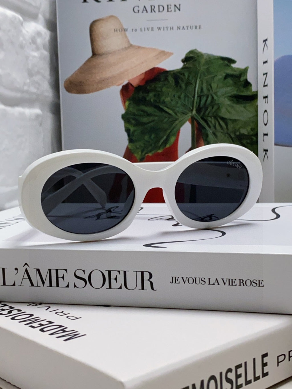 Celine CL40194 Fashion Blue Lens Sunglasses for Men & Women - detail image 3