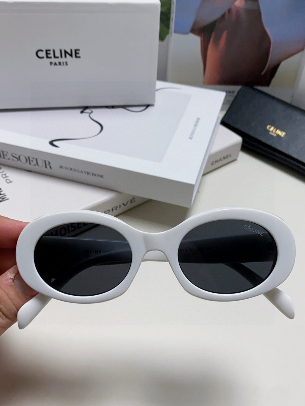Celine CL40194 Fashion Blue Lens Sunglasses for Men & Women - detail image 5