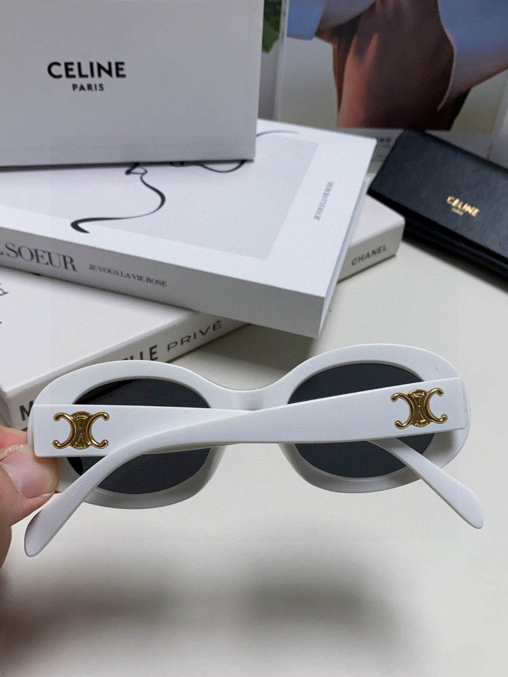 Celine CL40194 Fashion Blue Lens Sunglasses for Men & Women - detail image 6