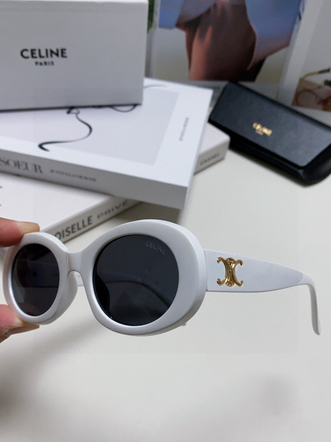 Celine CL40194 Fashion Blue Lens Sunglasses for Men & Women - detail image 7