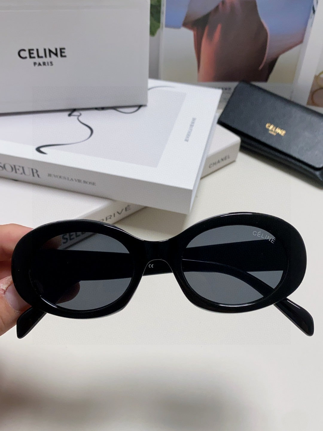 Celine CL40194 Fashion Blue Lens Sunglasses for Men & Women - 398805 - detail image 3