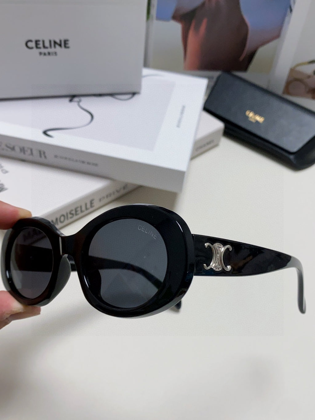 Celine CL40194 Fashion Blue Lens Sunglasses for Men & Women - 398805 - detail image 5
