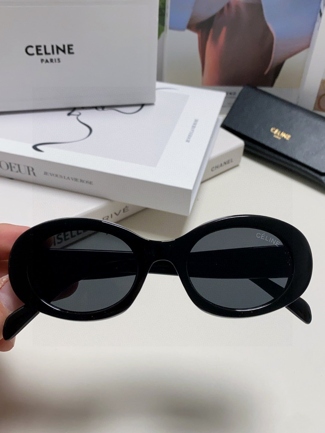 Celine CL40194 Fashion Red Lens Sunglasses for Men & Women - detail image 3