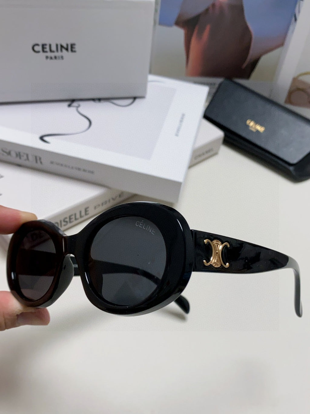 Celine CL40194 Fashion Red Lens Sunglasses for Men & Women - detail image 5