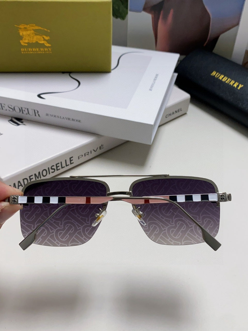 Burberry Fashion Gray Lens Sunglasses for Men & Women - 399060 - detail image 4