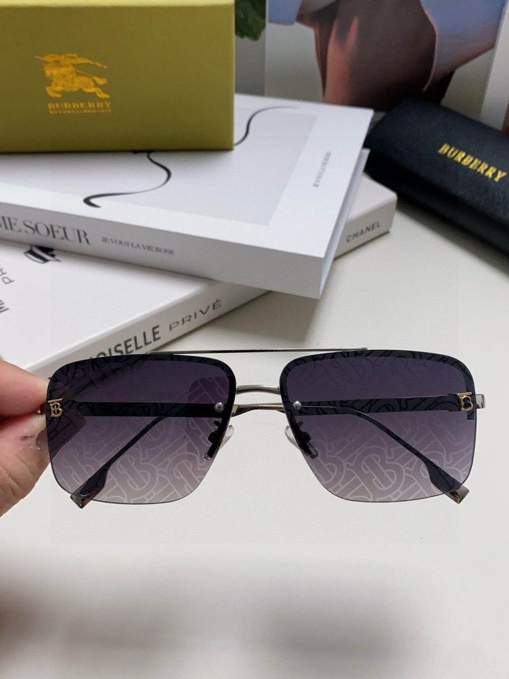 Burberry Fashion Gray Lens Sunglasses for Men & Women - 399060 - detail image 3