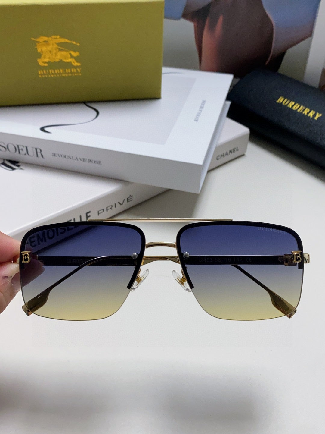 Burberry Fashion Gray Lens Sunglasses for Men & Women - 399061 - detail image 3