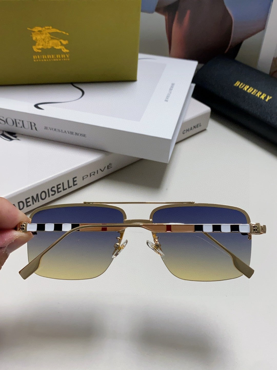 Burberry Fashion Gray Lens Sunglasses for Men & Women - 399061 - detail image 4