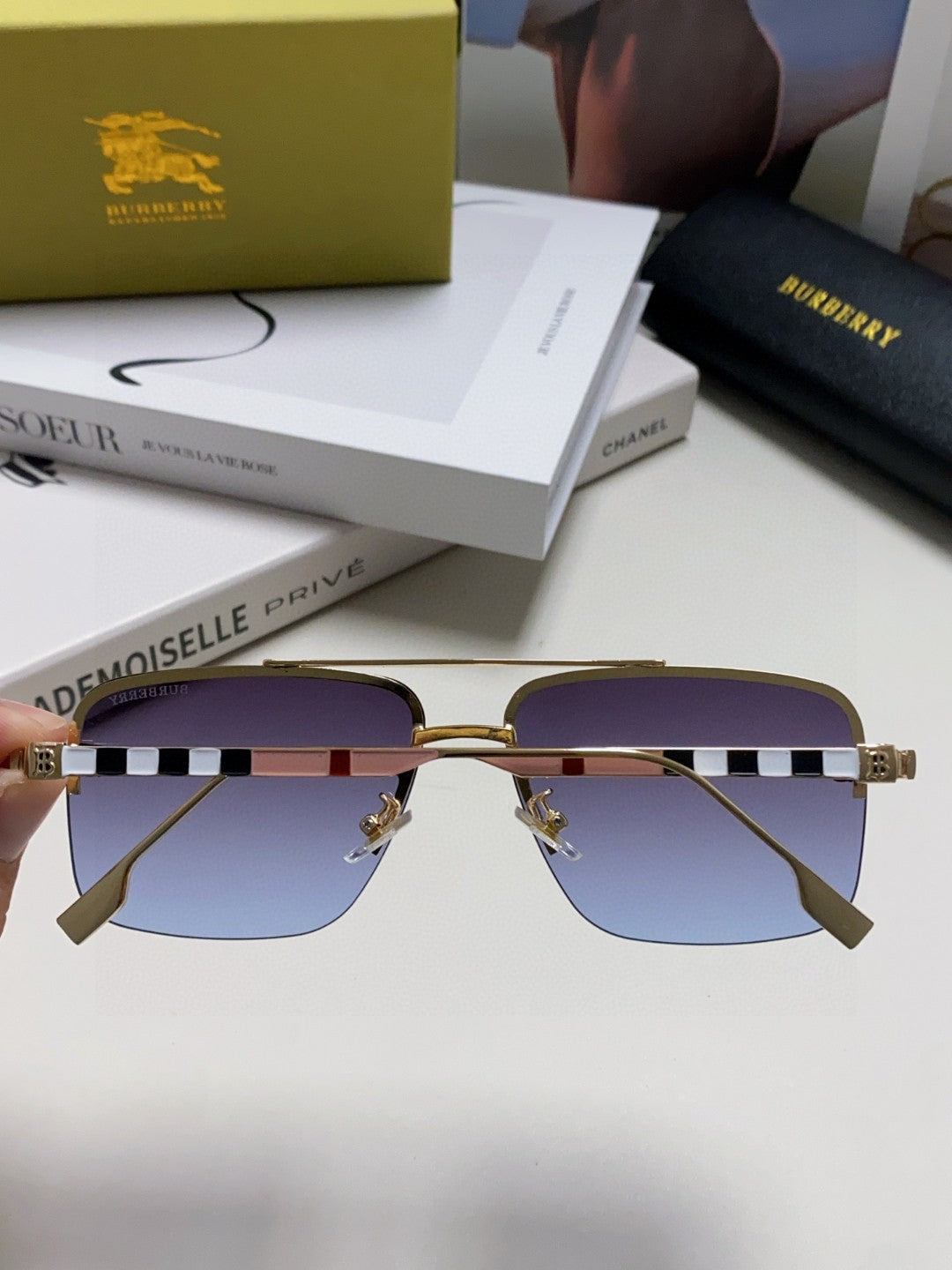 Burberry Fashion Blue Lens Sunglasses for Men & Women - 399062 - detail image 4