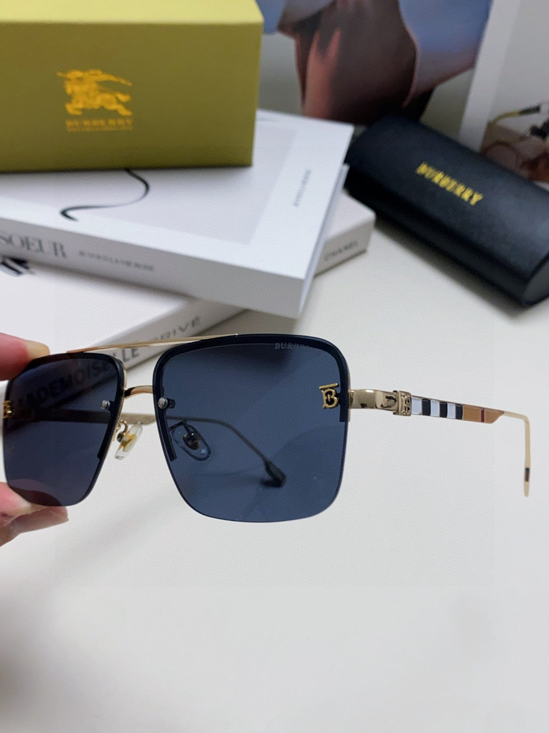 Burberry Fashion Blue Lens Sunglasses for Men & Women - 399063 - detail image 5