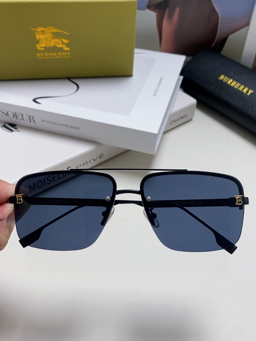 Burberry Fashion Blue Lens Sunglasses for Men & Women - 399064 - detail image 3
