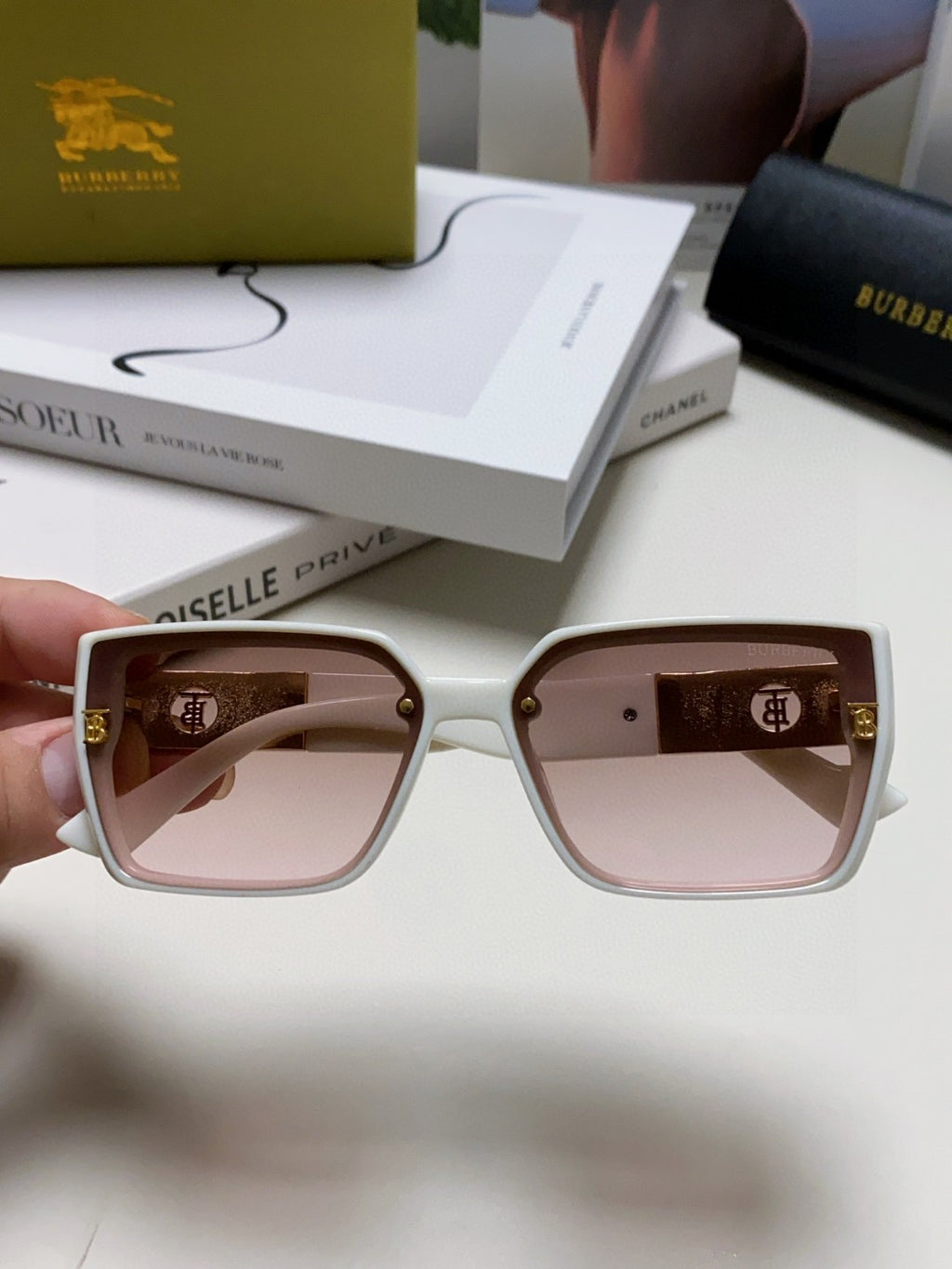 Burberry Fashion Gray Lens Sunglasses for Women - detail image 3