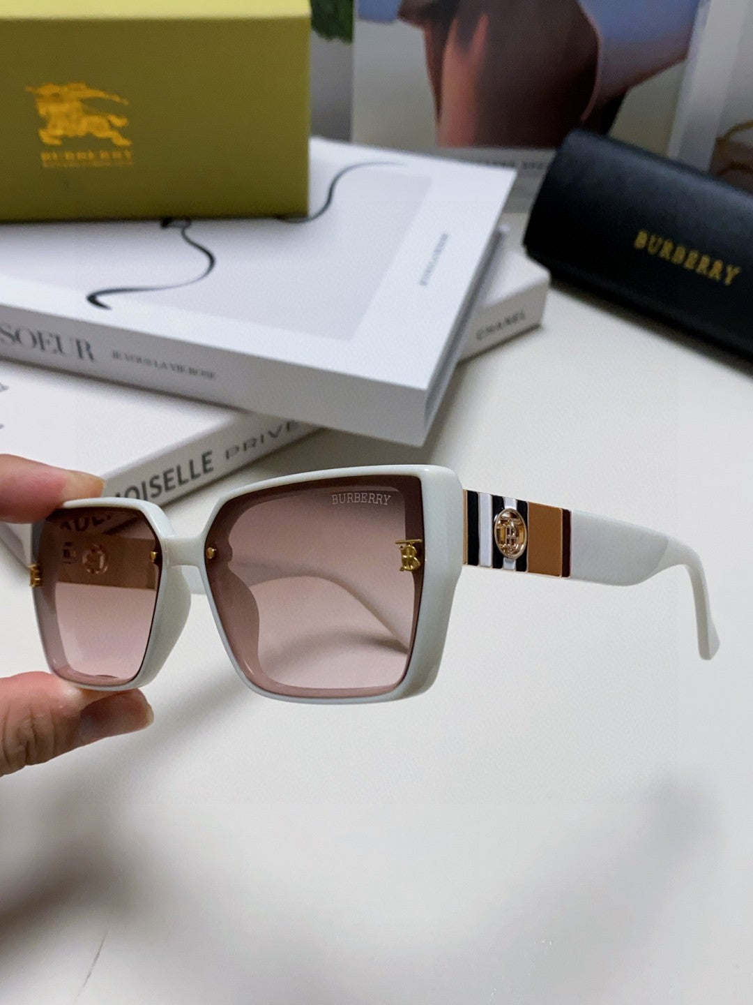 Burberry Fashion Gray Lens Sunglasses for Women - detail image 5