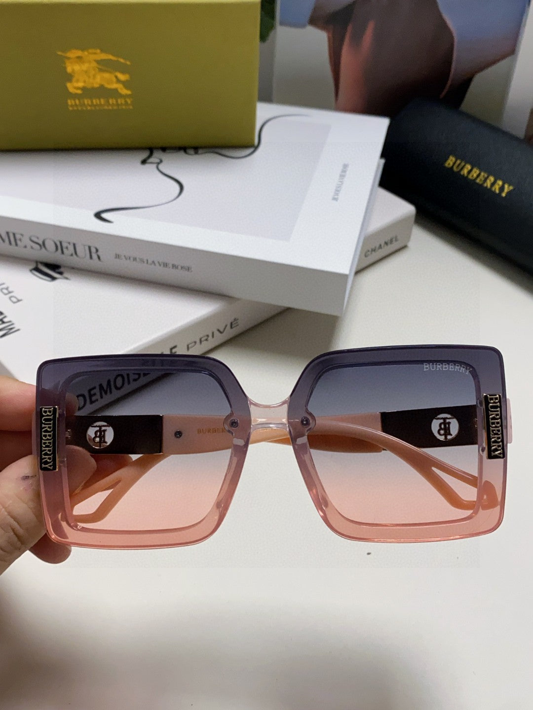 Burberry Fashion Red Lens Sunglasses for Men & Women - 399099 - detail image 2