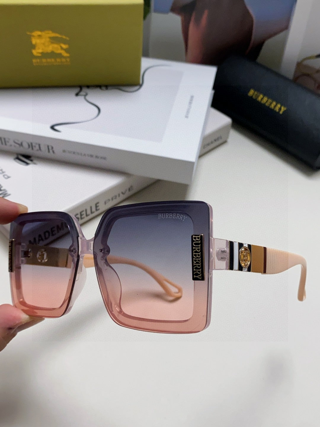 Burberry Fashion Red Lens Sunglasses for Men & Women - 399099 - detail image 4