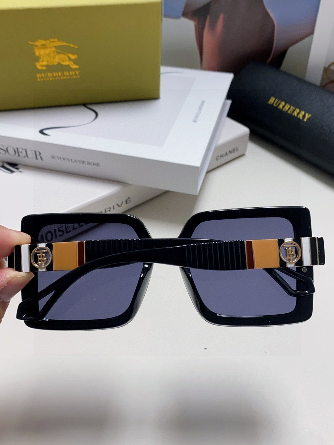 Burberry Fashion Blue Lens Sunglasses for Men & Women - 399102 - detail image 4