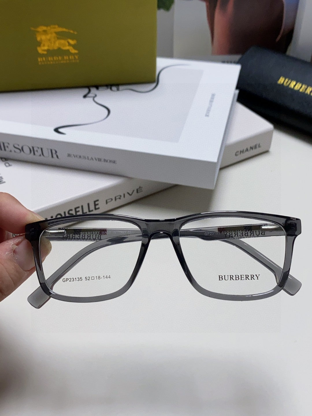 Burberry Fashion Gray Lens Sunglasses for Men - 399103 - detail image 3