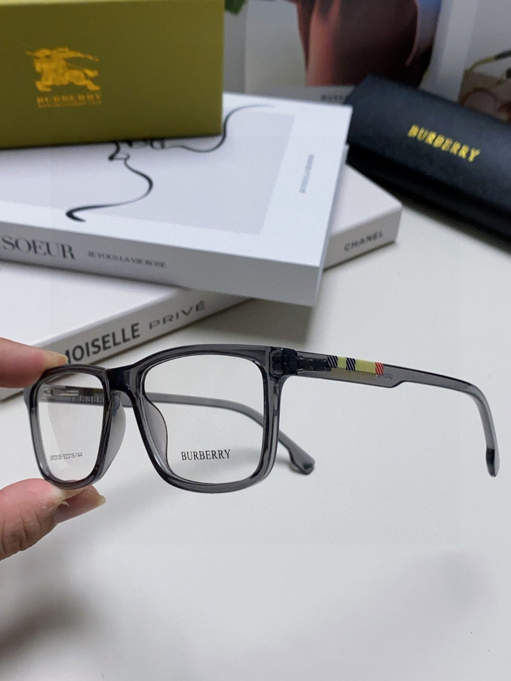 Burberry Fashion Gray Lens Sunglasses for Men - 399103 - detail image 5