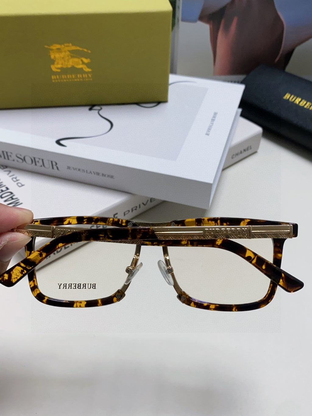 Burberry Metal Fashion Gray Lens Sunglasses for Men & Women - detail image 4