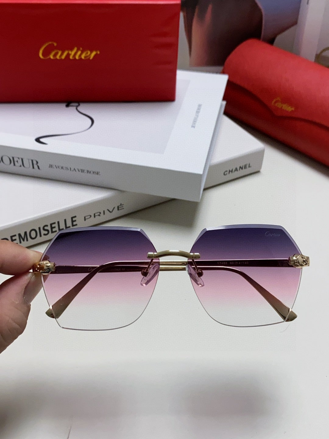 Cartier Photochromic Rimless Red Lens Sunglasses for Men & Women - detail image 3