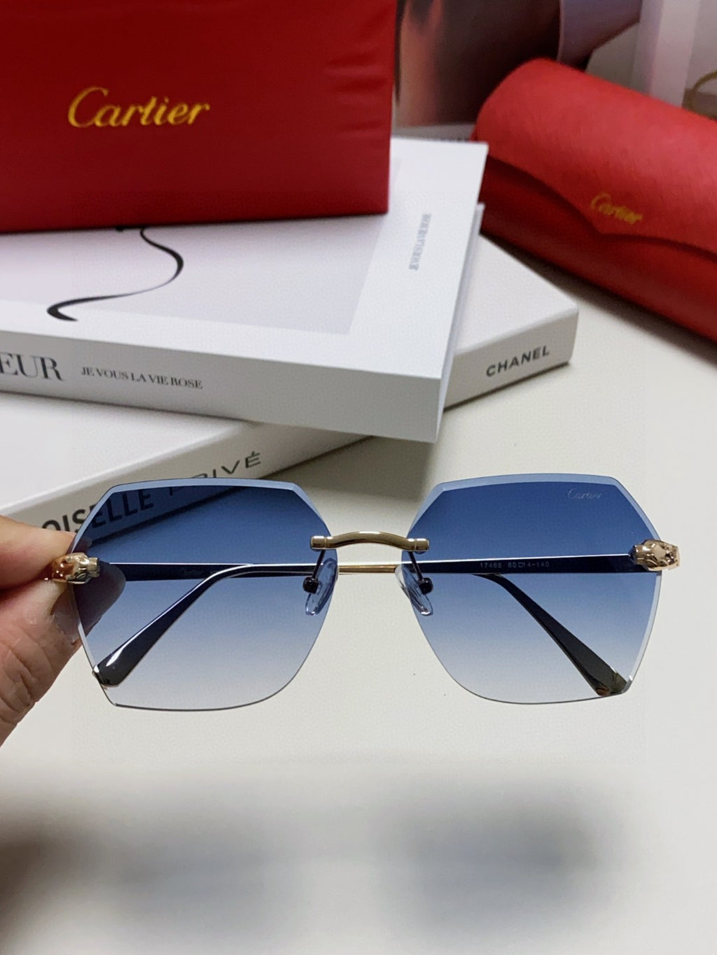 Cartier Photochromic Rimless Blue Lens Sunglasses for Men & Women - 432244 - detail image 2