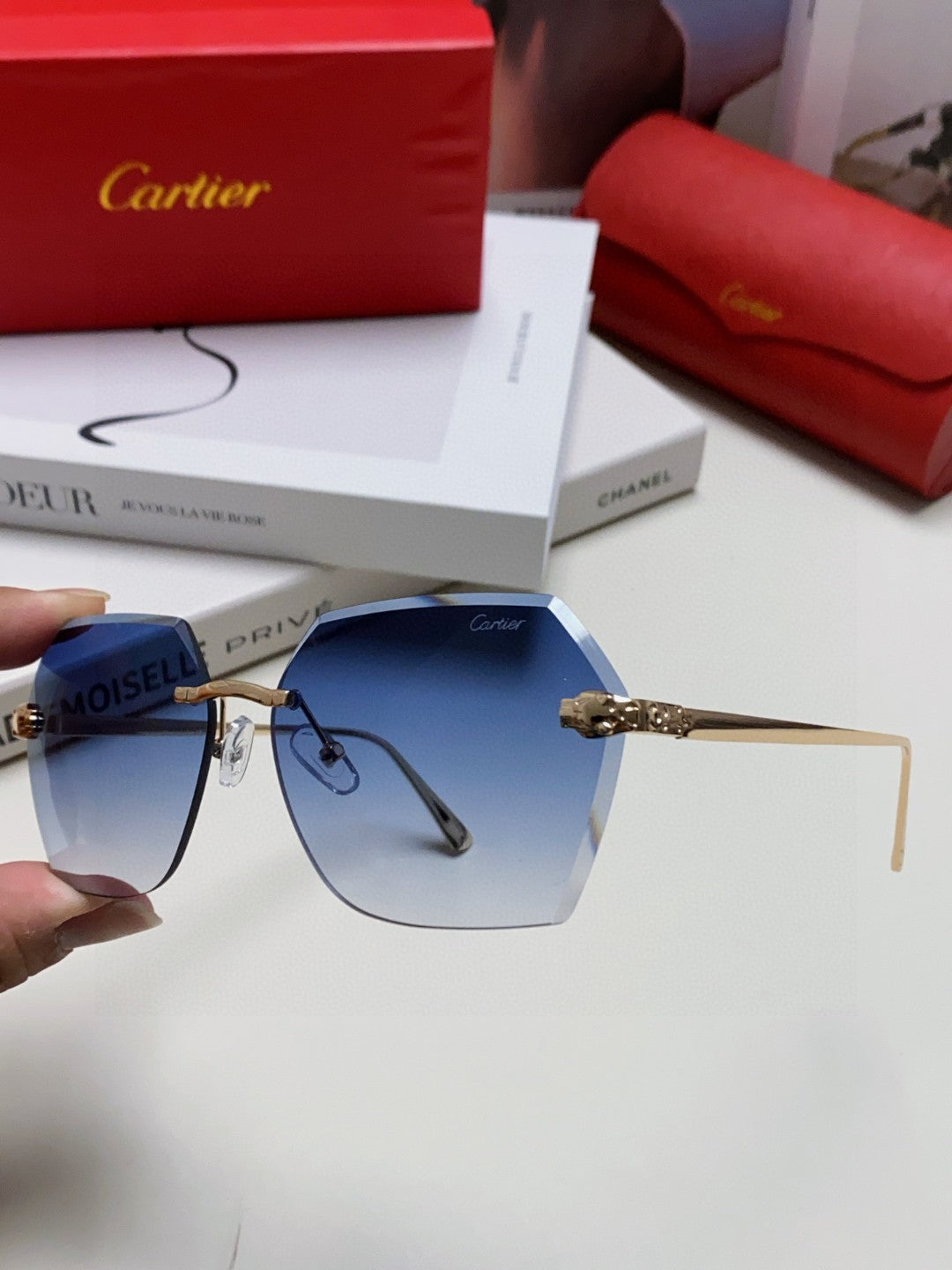 Cartier Photochromic Rimless Blue Lens Sunglasses for Men & Women - 432244 - detail image 4