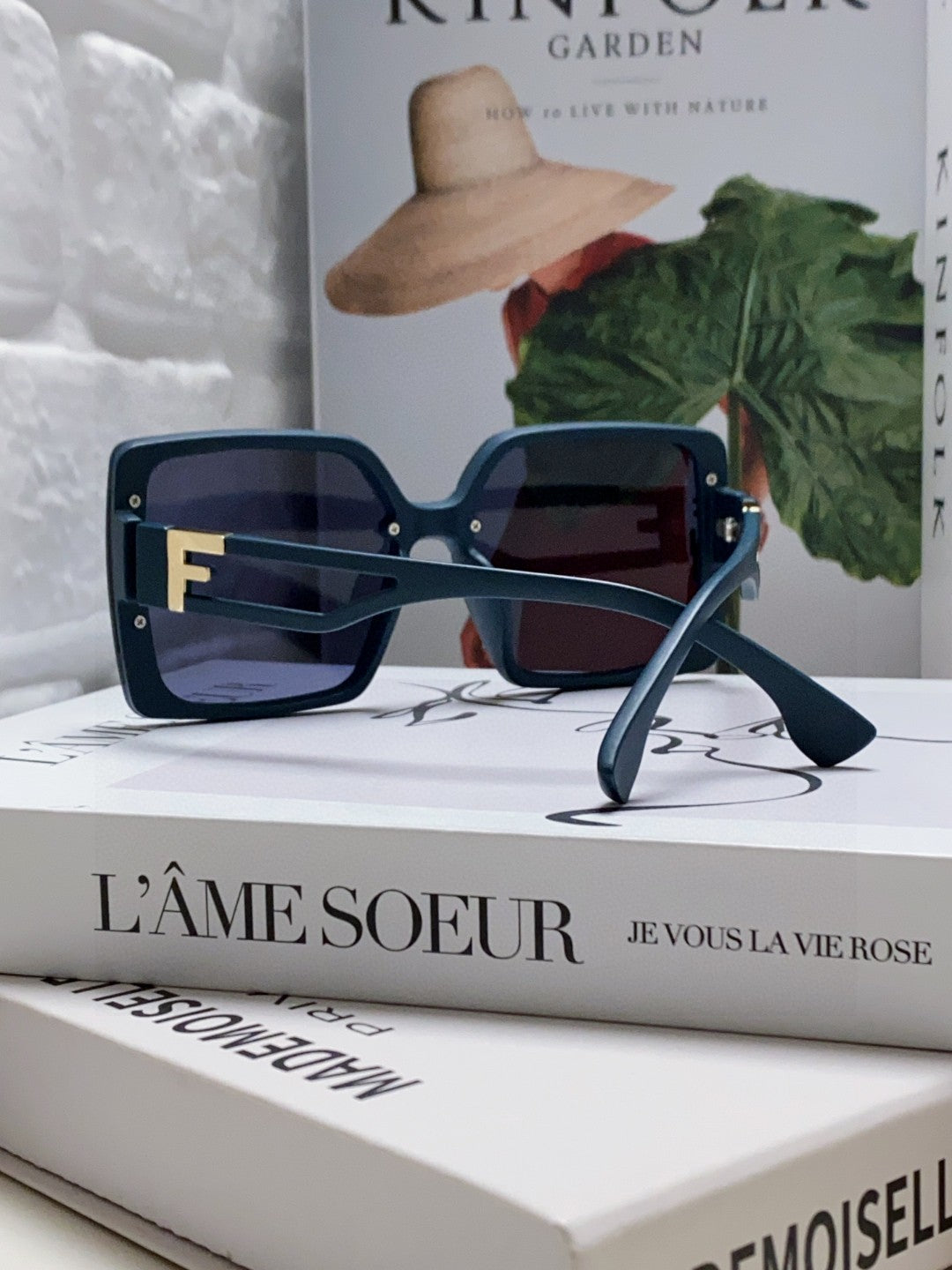 Fendi Fashion Blue Lens Sunglasses for Women - 399286 - detail image 3