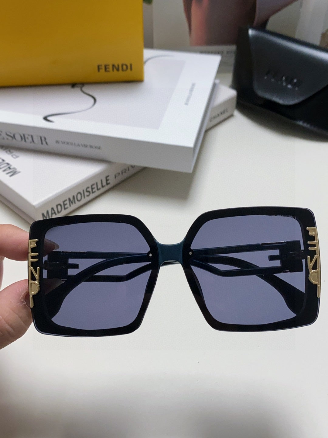 Fendi Fashion Blue Lens Sunglasses for Women - 399286 - detail image 4