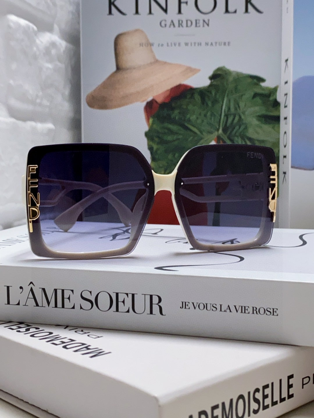 Fendi Fashion Blue Lens Sunglasses for Women