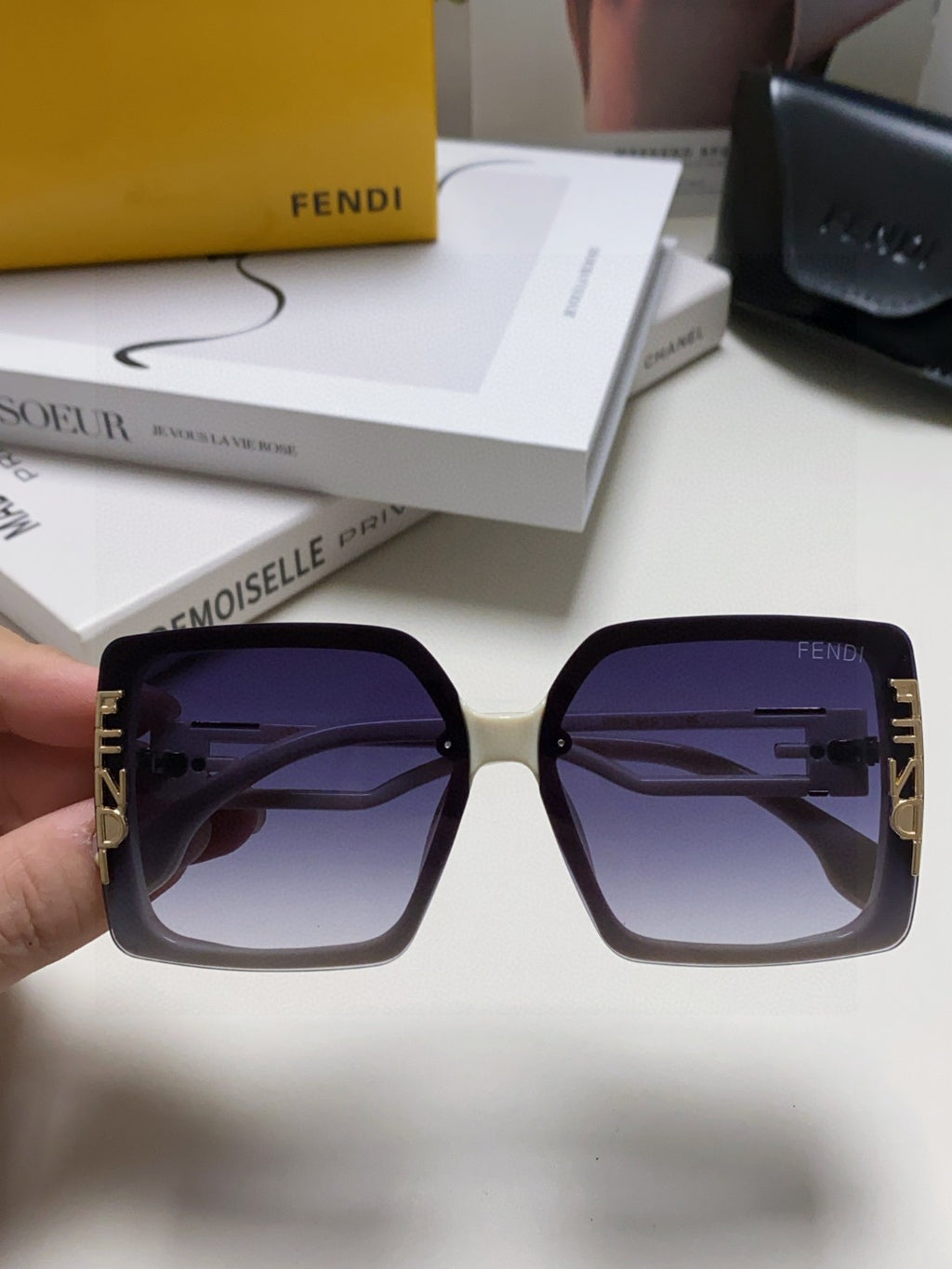Fendi Fashion Blue Lens Sunglasses for Women - detail image 3
