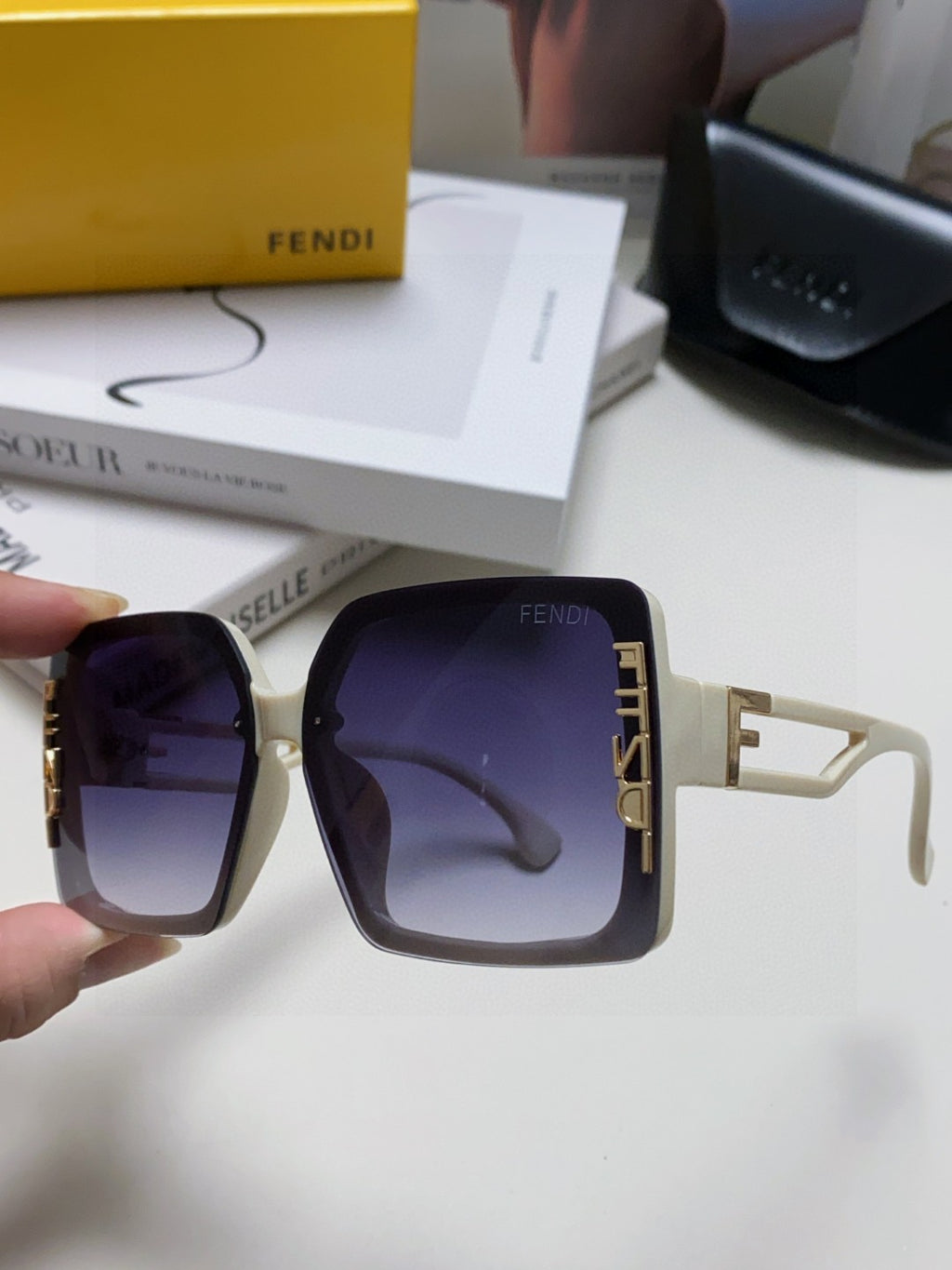 Fendi Fashion Blue Lens Sunglasses for Women - detail image 5