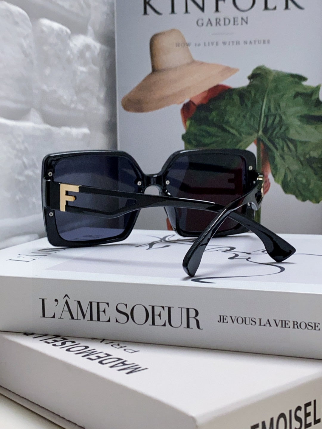Fendi Fashion Gold Lens Sunglasses for Women - detail image 2