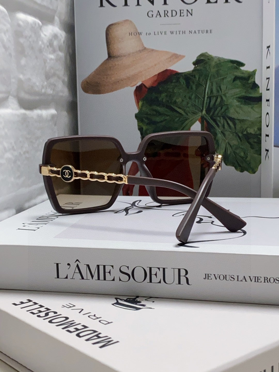 Chanel Polarized Fashion Gray Lens Sunglasses for Women - 431671 - detail image 2