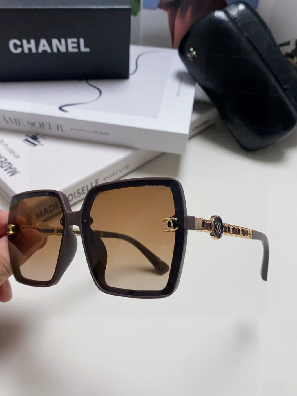 Chanel Polarized Fashion Gray Lens Sunglasses for Women - 431671 - detail image 5