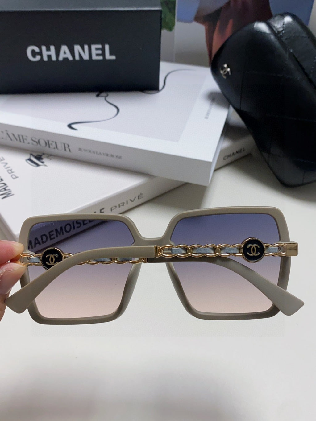 Chanel Polarized Fashion Gray Lens Sunglasses for Women - detail image 4