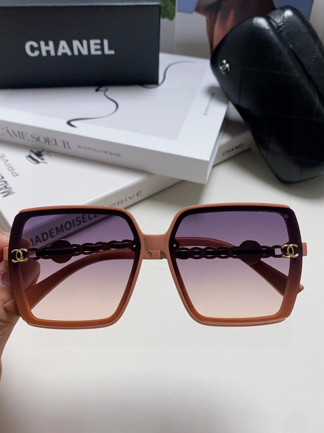 Chanel Polarized Fashion Red Lens Sunglasses for Women - detail image 3