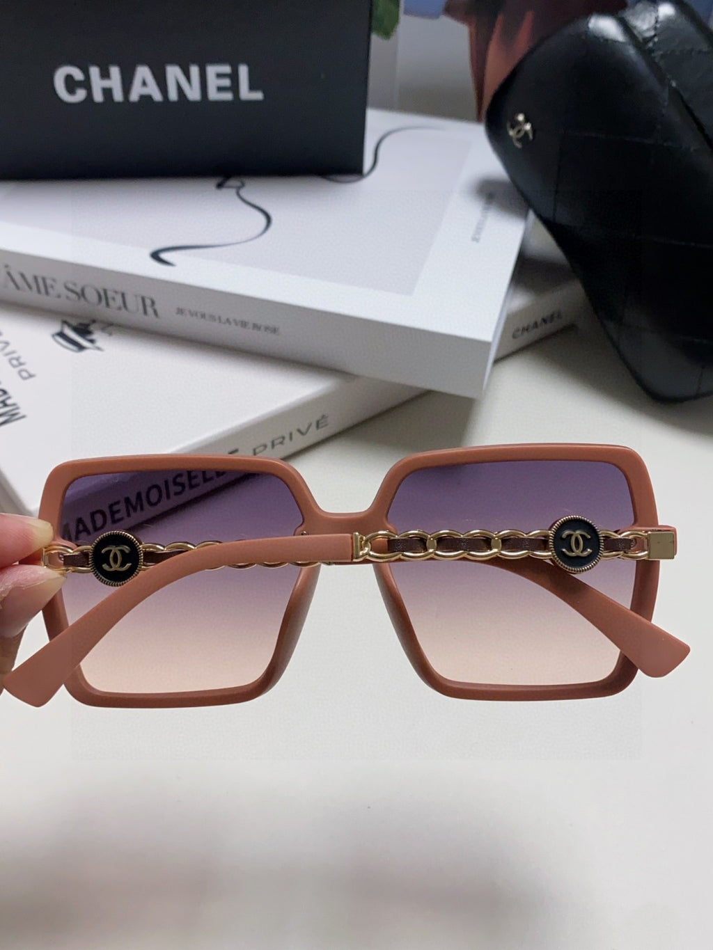 Chanel Polarized Fashion Red Lens Sunglasses for Women - detail image 4
