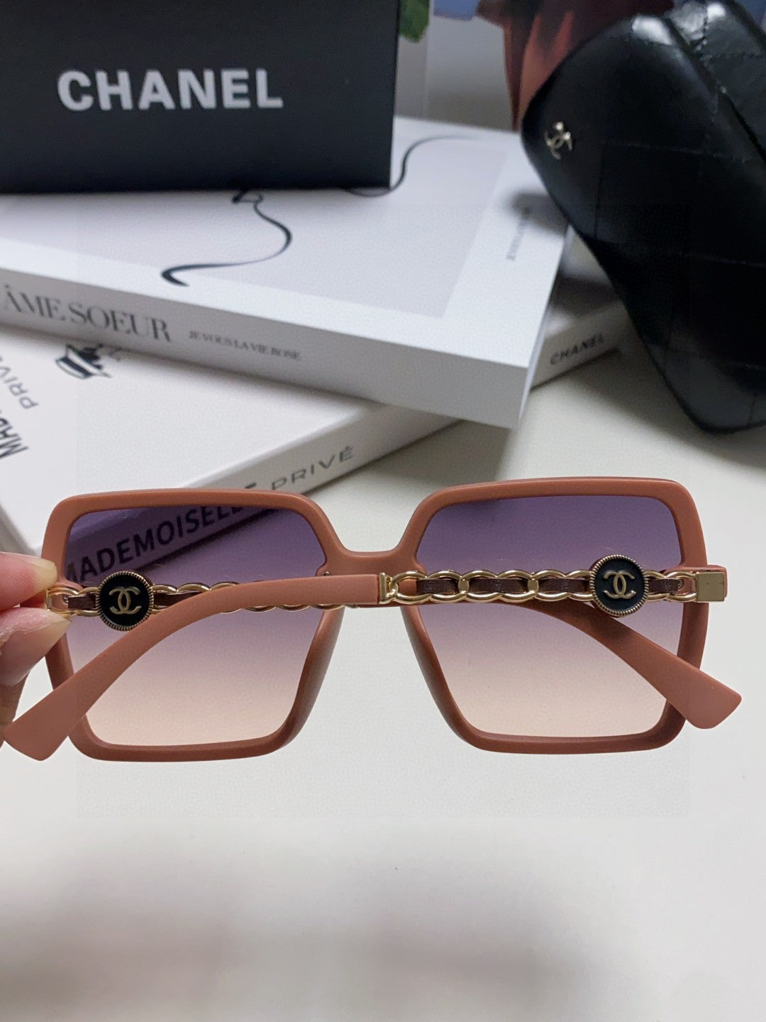 Chanel Polarized Fashion Red Lens Sunglasses for Women - detail image 4
