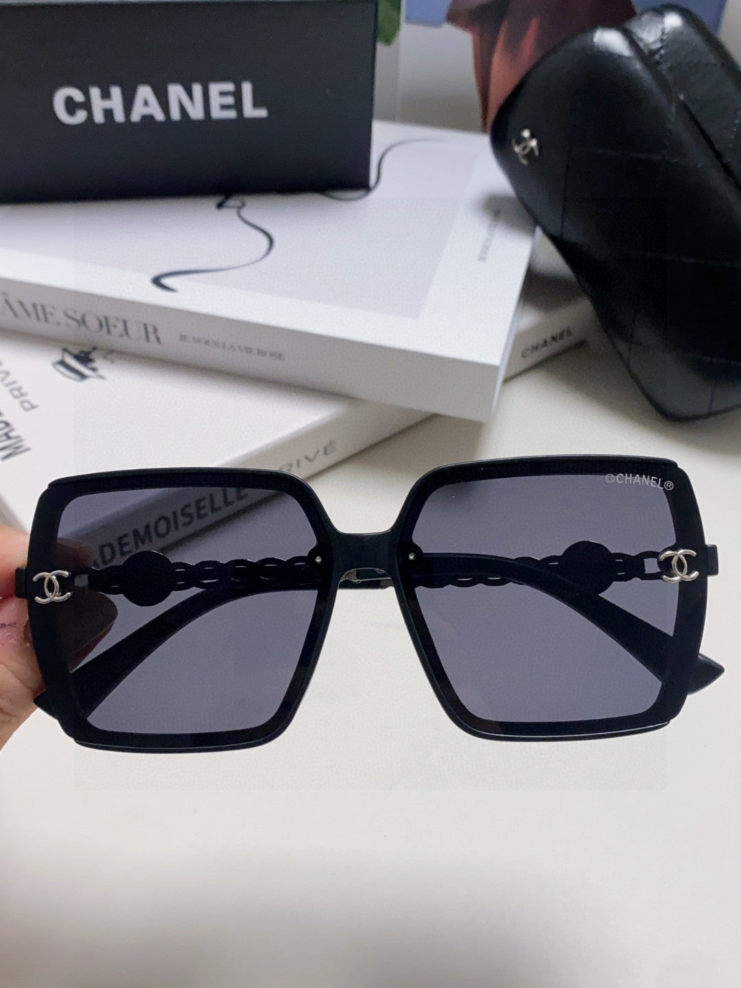 Chanel Polarized Fashion Black Lens Sunglasses for Women - detail image 3