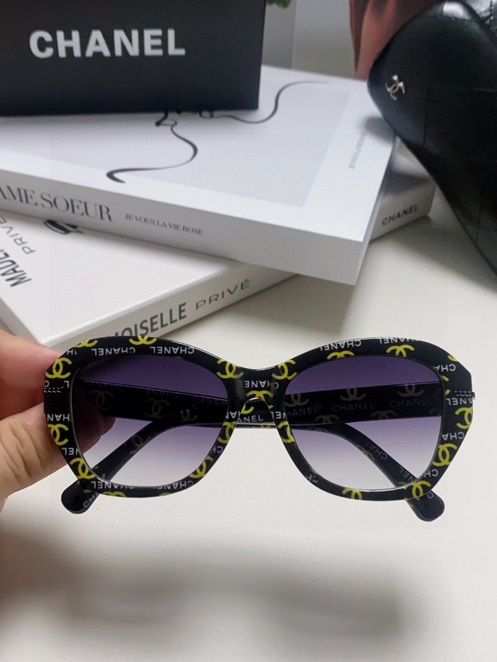 Chanel Fashion Gray Lens Sunglasses for Men & Women - 431676 - detail image 3