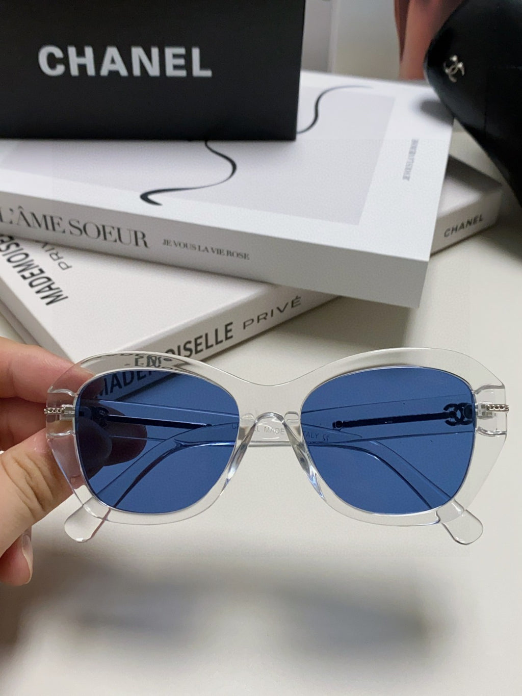 Chanel Fashion Blue Lens Sunglasses for Men & Women - 431677 - detail image 3