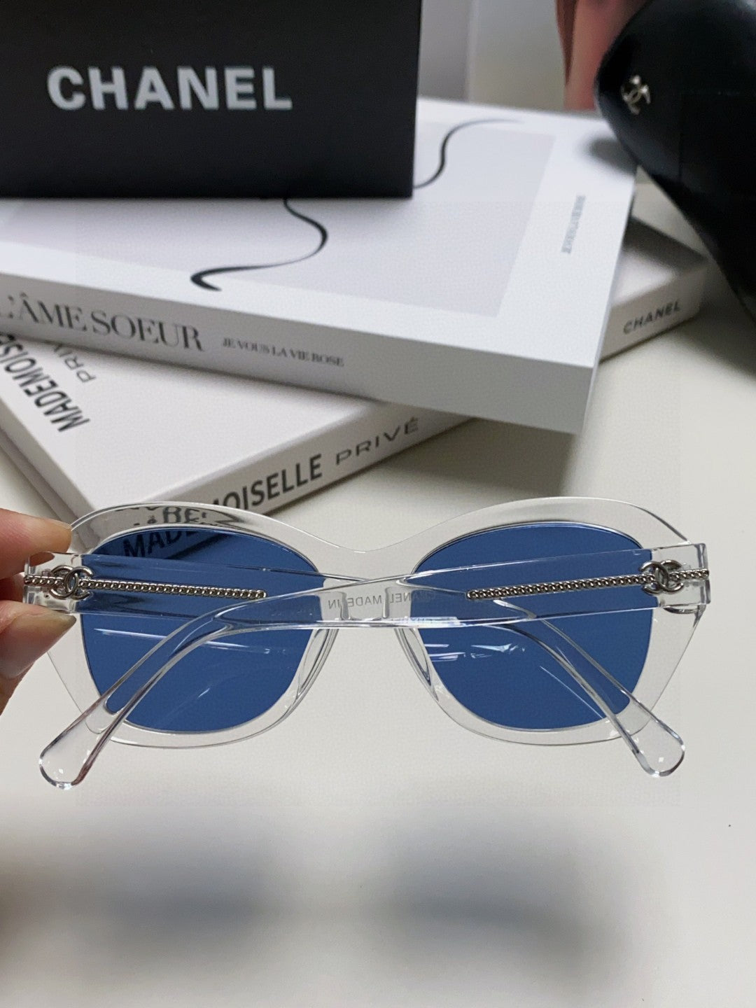 Chanel Fashion Blue Lens Sunglasses for Men & Women - 431677 - detail image 4