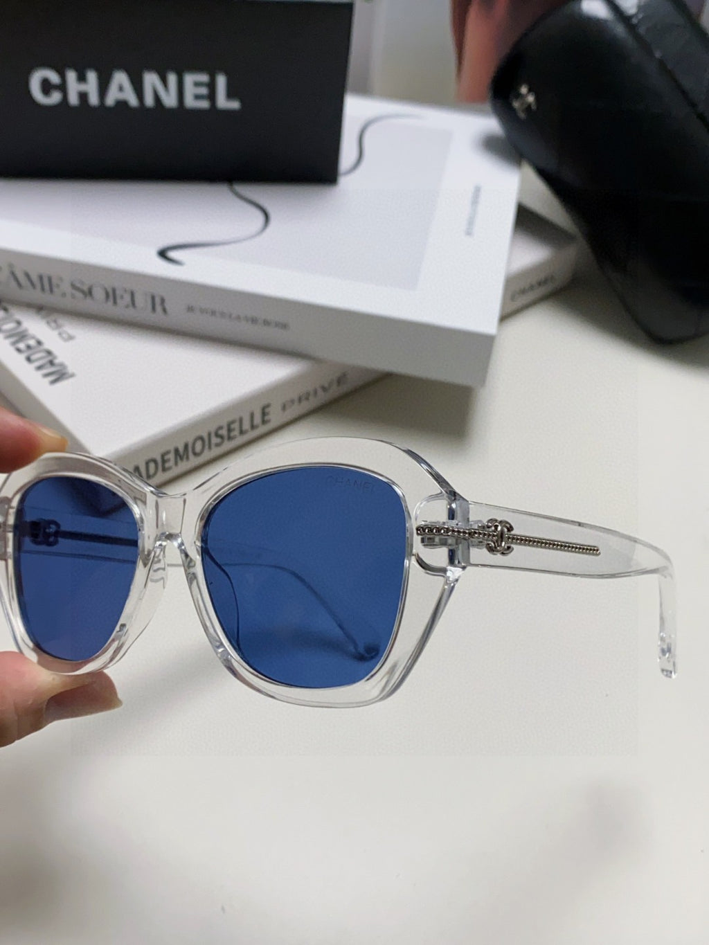 Chanel Fashion Blue Lens Sunglasses for Men & Women - 431677 - detail image 5