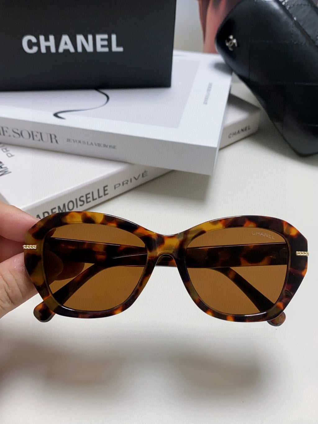 Chanel Fashion Brown Lens Sunglasses for Men & Women - 431678 - detail image 3