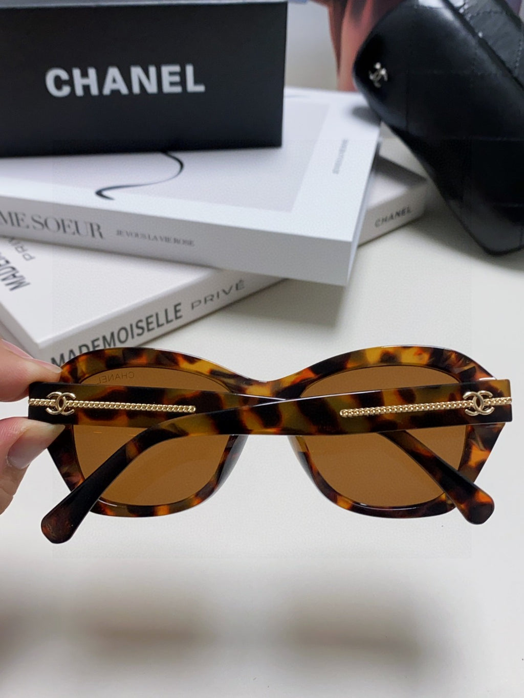 Chanel Fashion Brown Lens Sunglasses for Men & Women - 431678 - detail image 4