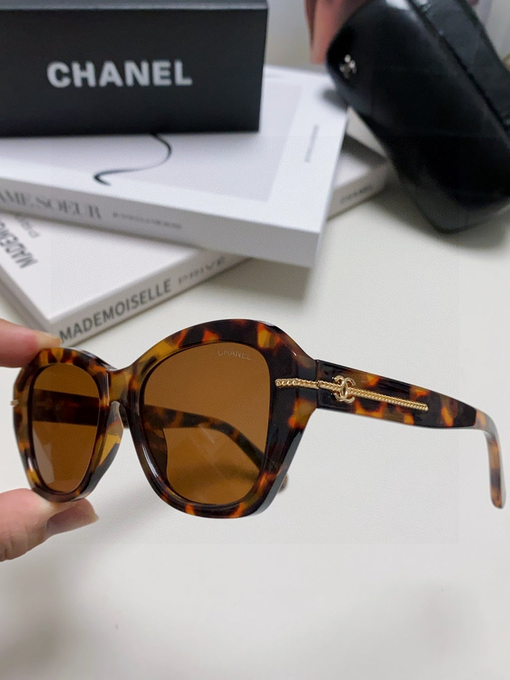 Chanel Fashion Brown Lens Sunglasses for Men & Women - 431678 - detail image 5