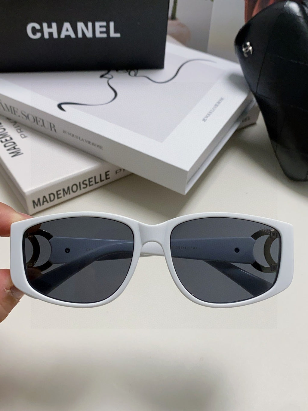Chanel Metal Fashion Blue Lens Sunglasses for Men & Women - detail image 3