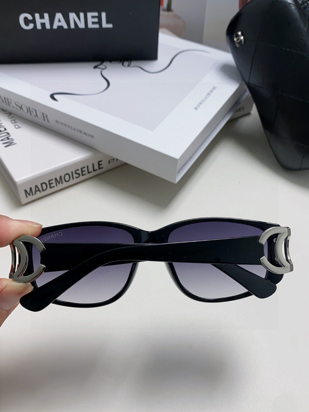 Chanel Metal Fashion Silver Lens Sunglasses for Men & Women - 431687 - detail image 4