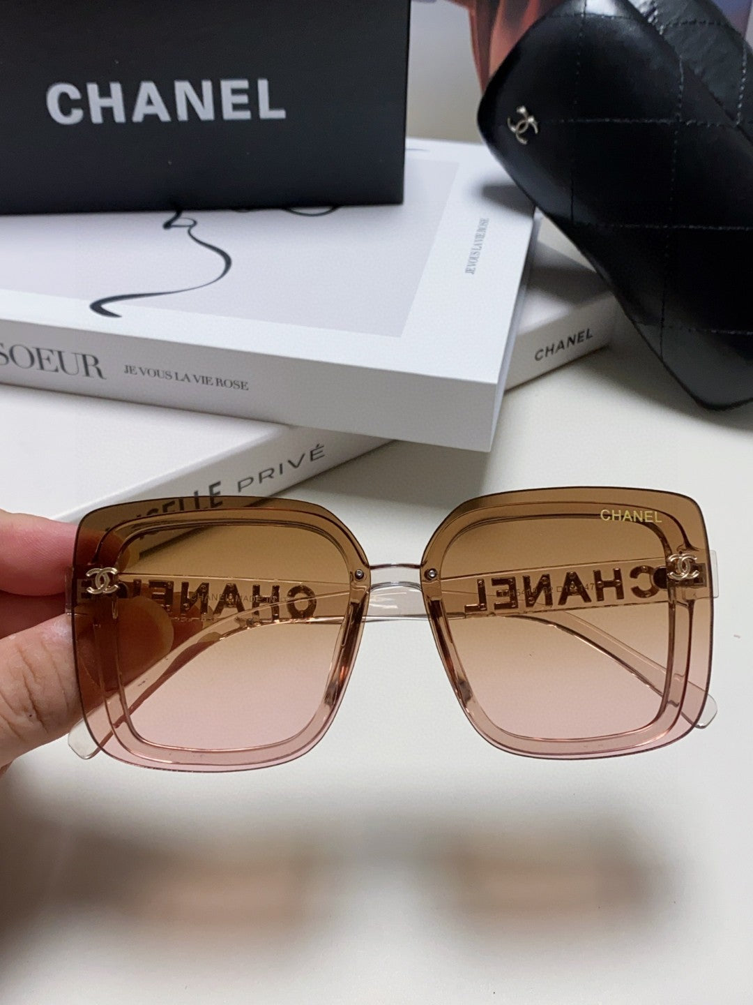 Chanel Fashion Red Lens Sunglasses for Men & Women - 431688 - detail image 3